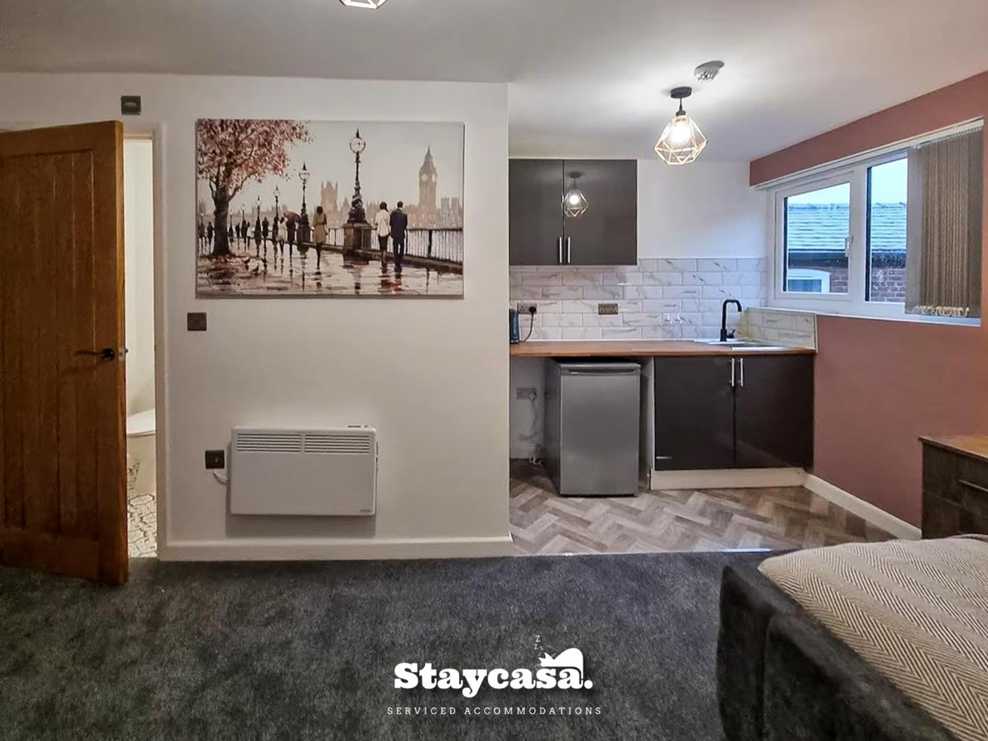 Delightful Spacious Haven With Large Driveway マンチェスター エクステリア 写真